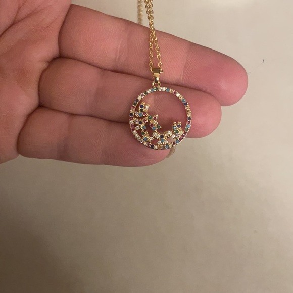 18k plated circle w/butterfly pendant necklace - Picture 7 of 11